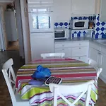 Au 1er Etage Avec Terrasse - 2 Chambres, 4 Personnes, Parking Face A La - Fr-1-843-36 Lägenhet