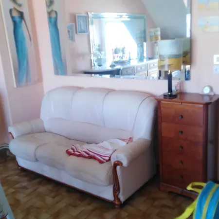 Au 1er Etage Avec Terrasse - 2 Chambres, 4 Personnes, Parking Face A La - Fr-1-843-36 *