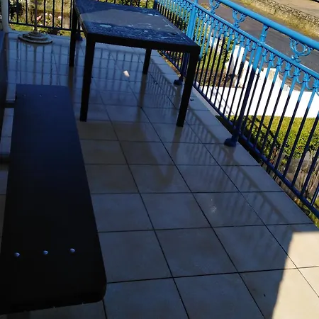 Au 1er Etage Avec Terrasse - 2 Chambres, 4 Personnes, Parking Face A La - Fr-1-843-36 Apartmán *