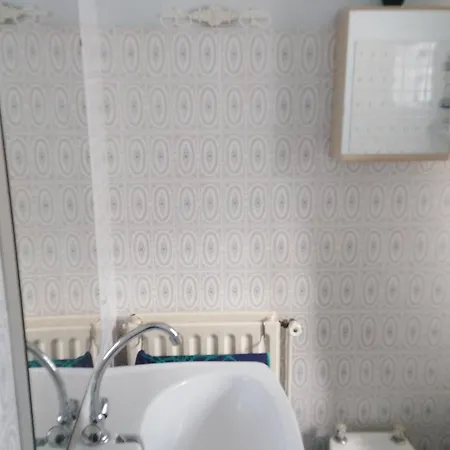 Apartmán Au 1er Etage Avec Terrasse - 2 Chambres, 4 Personnes, Parking Face A La - Fr-1-843-36 Le Croisic